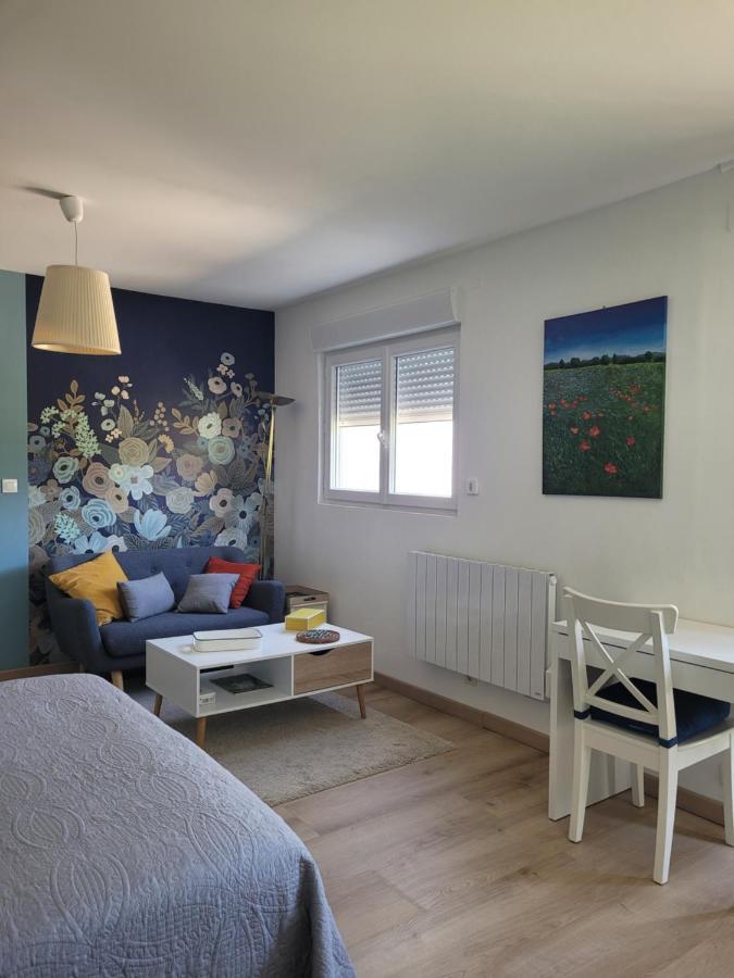 L'Atelier 7 Bed & Breakfast Saintes Bagian luar foto